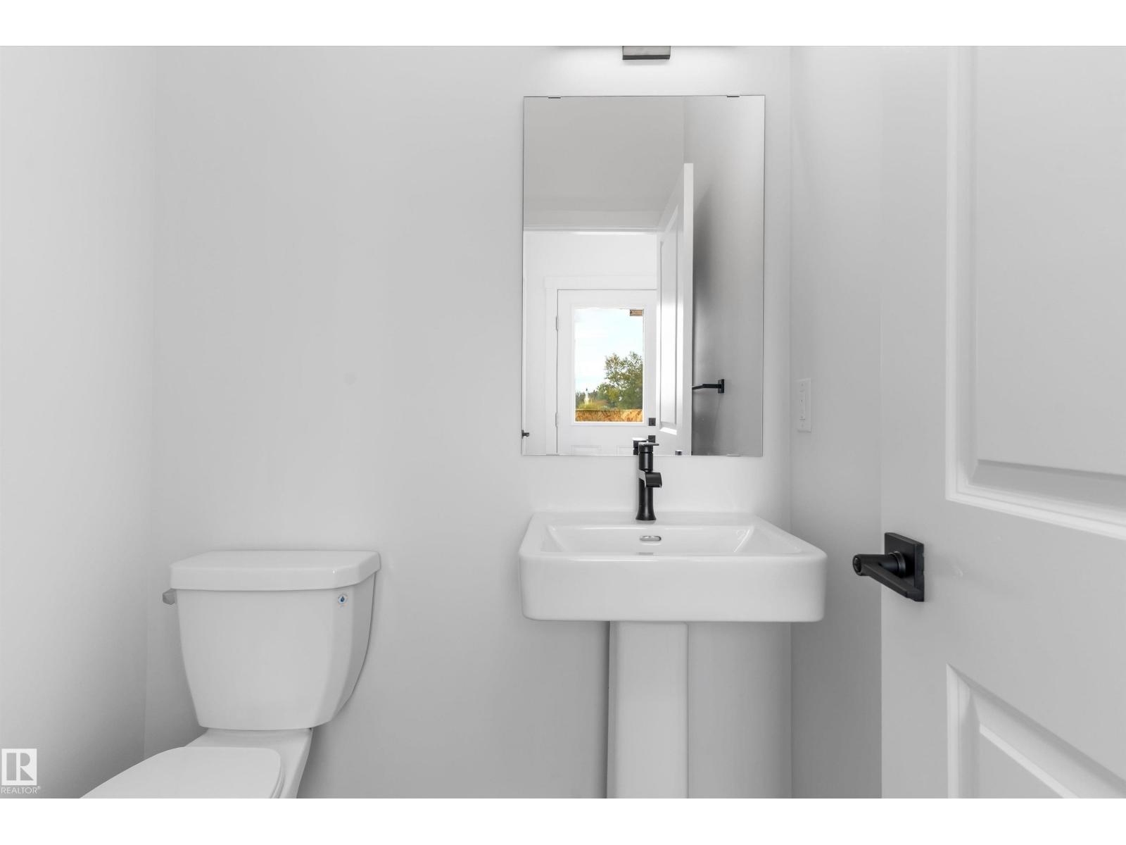 4205 63 St Property Photo 3