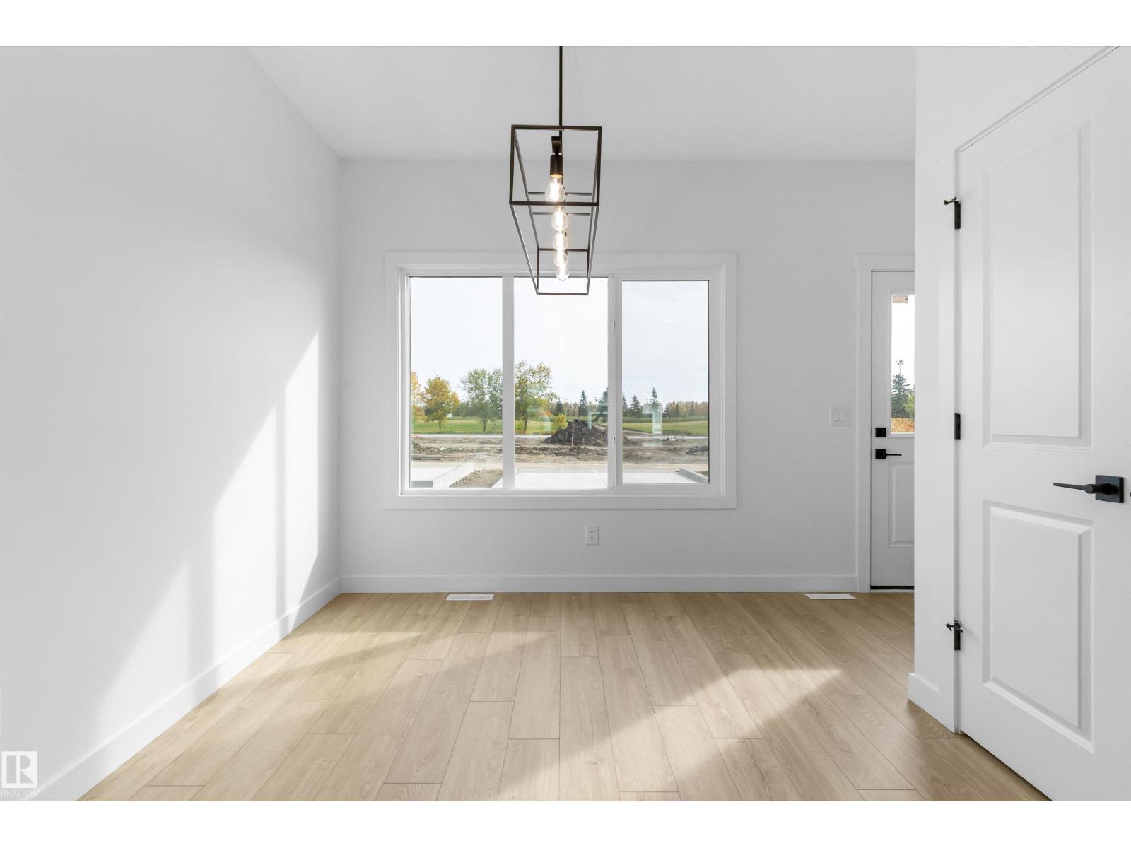 4205 63 St Property Photo 4