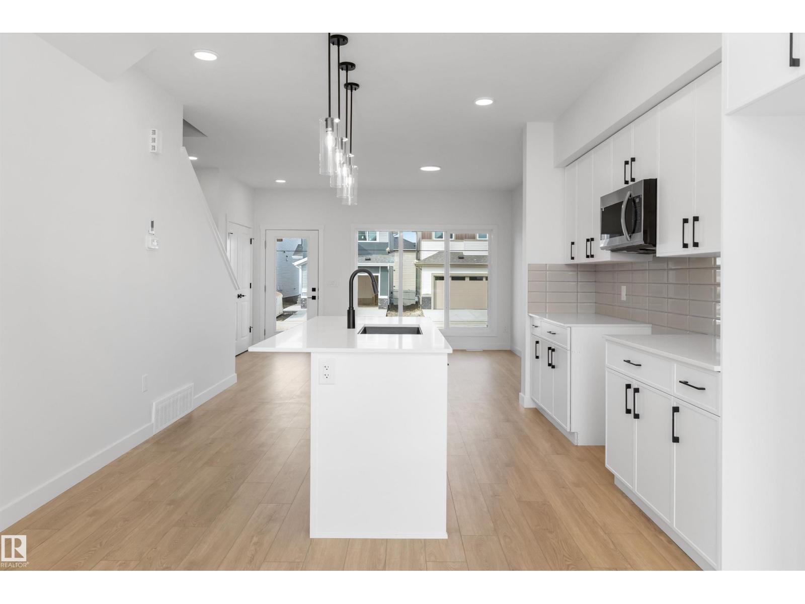 4205 63 St Property Photo 7