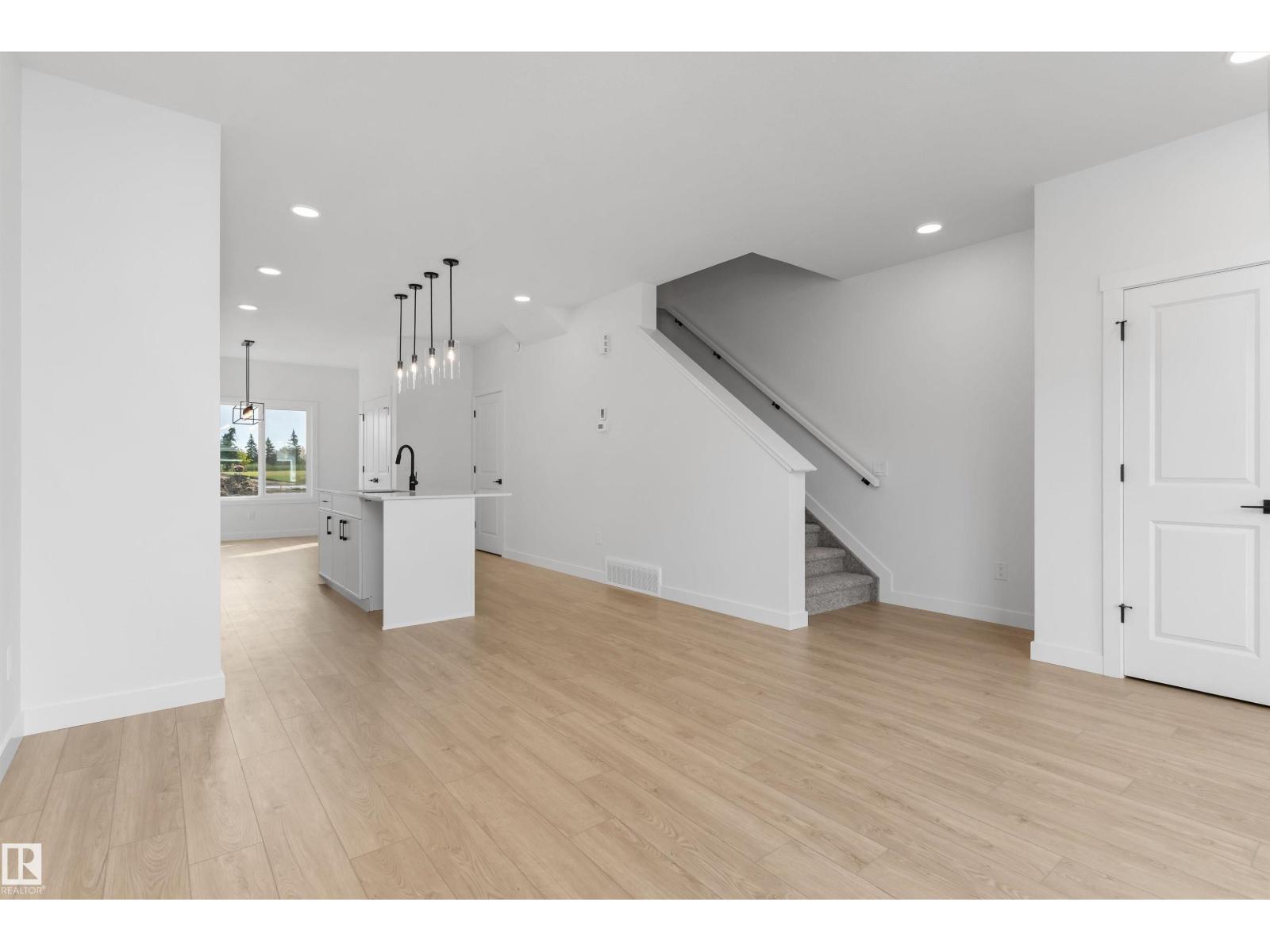 4205 63 St Property Photo 15