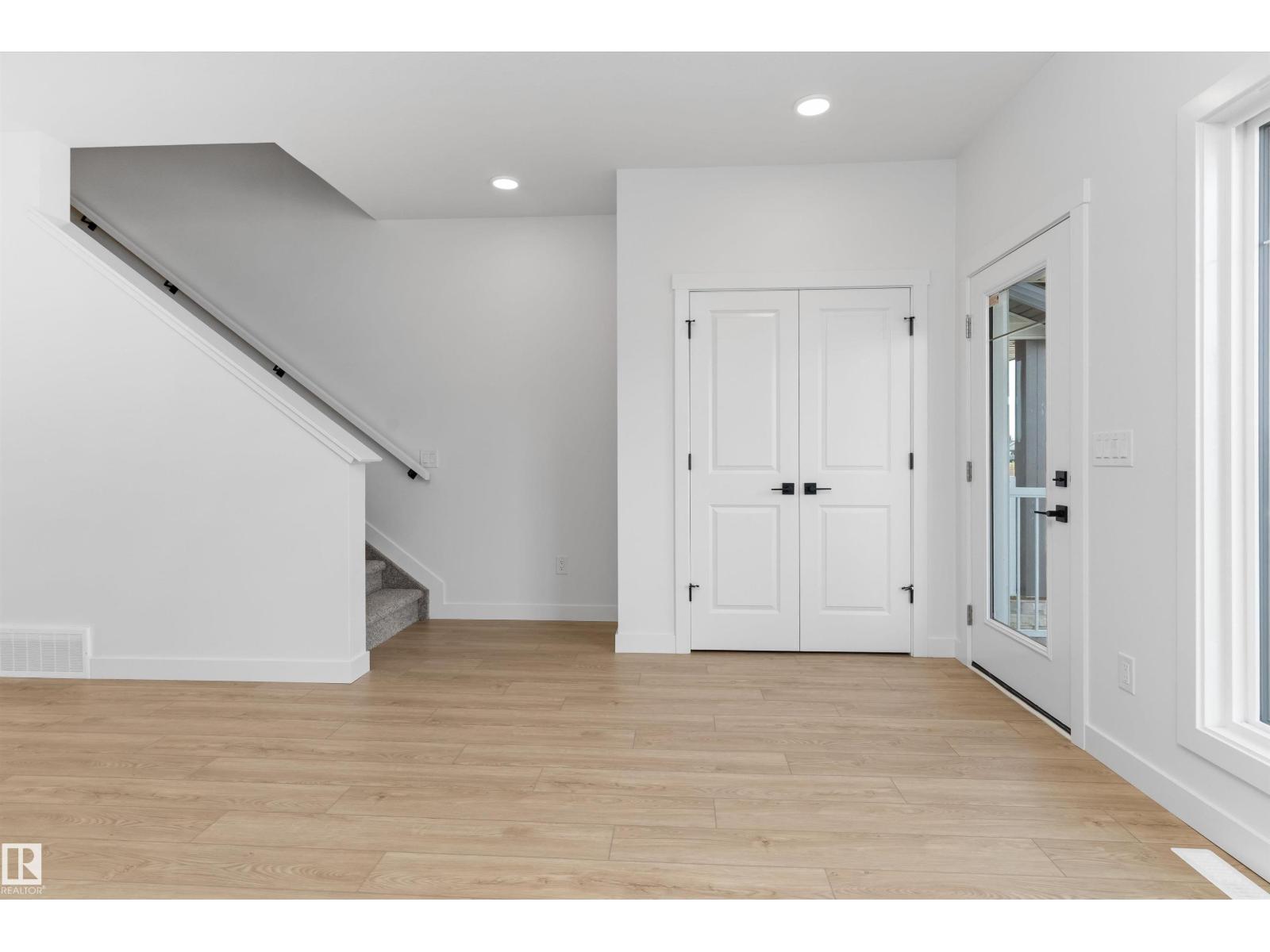 4205 63 St Property Photo 16