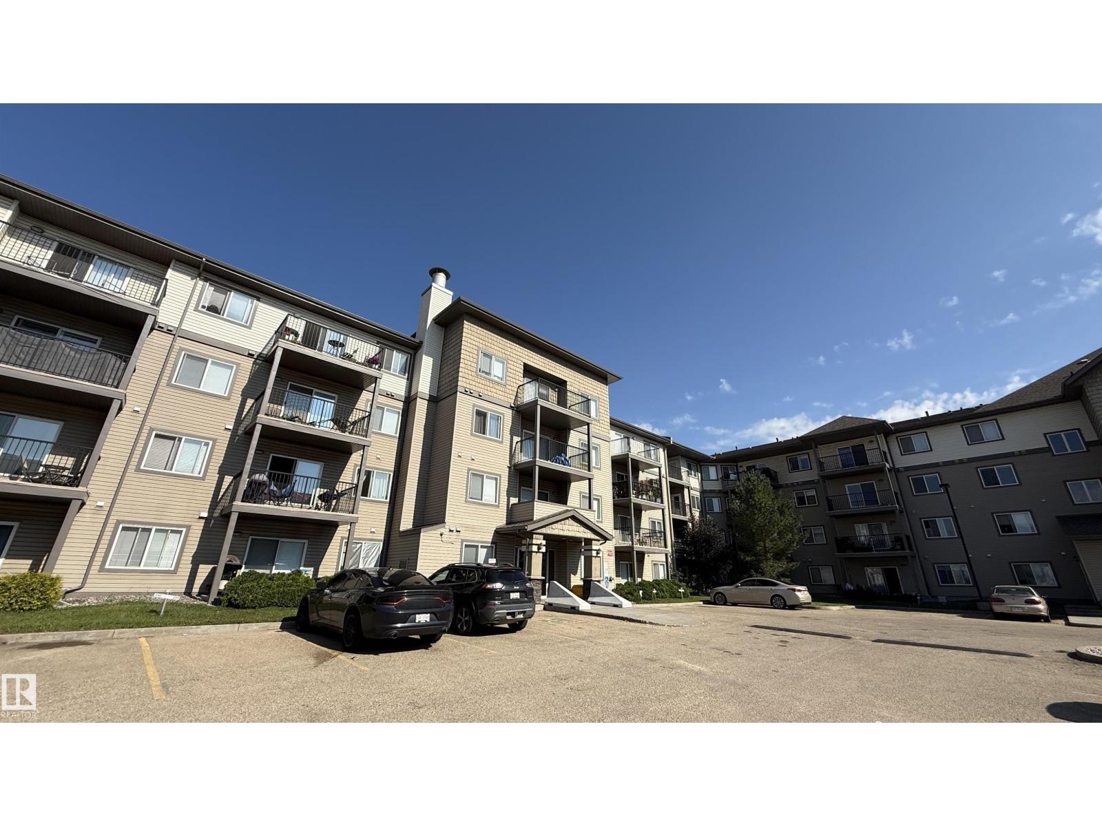 #133 301 CLAREVIEW STATION DR NW Property Photo 1
