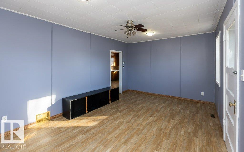 9836 100 St Property Photo 9