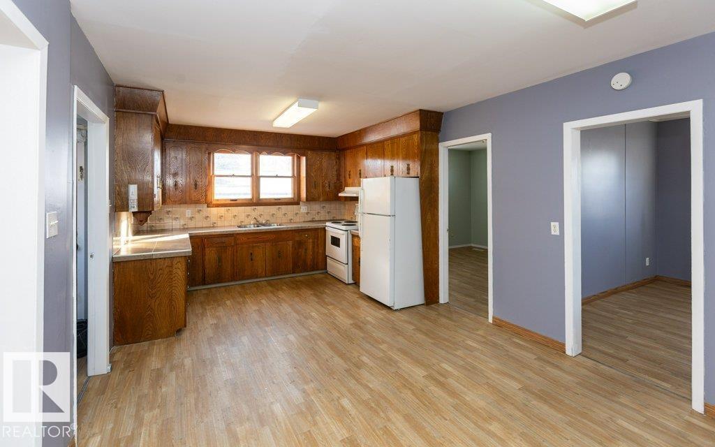 9836 100 St Property Photo 15