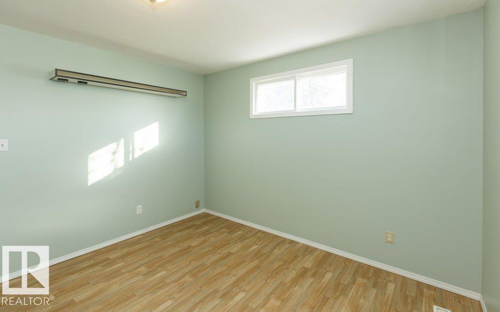 9836 100 St Property Photo 20