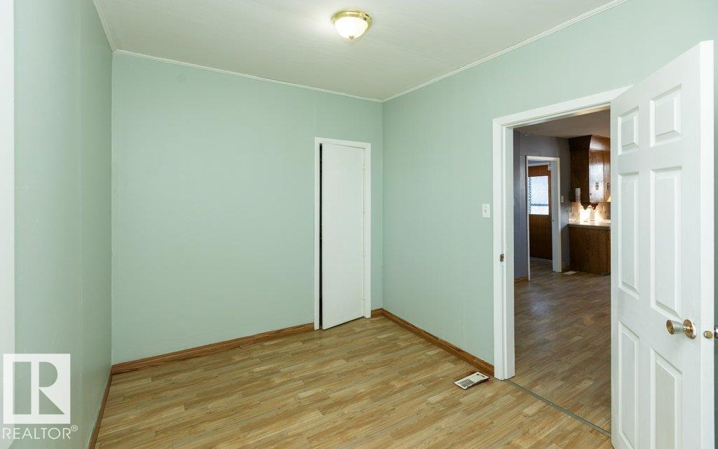 9836 100 St Property Photo 24