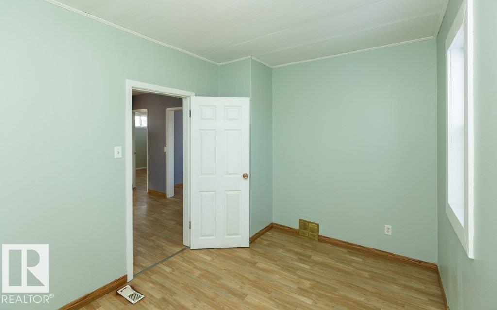 9836 100 St Property Photo 26