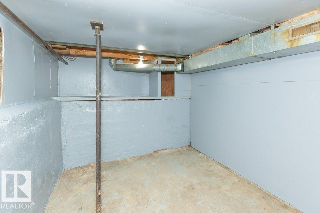 9836 100 St Property Photo 33