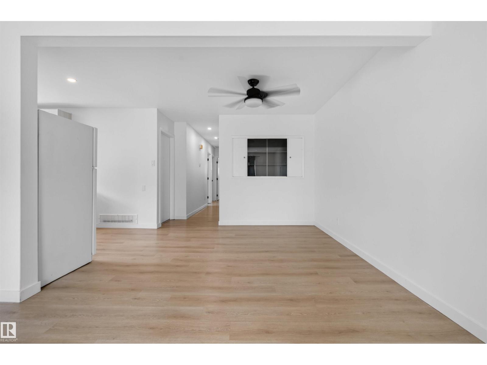 7304/7306 78 Av Nw Property Photo 6