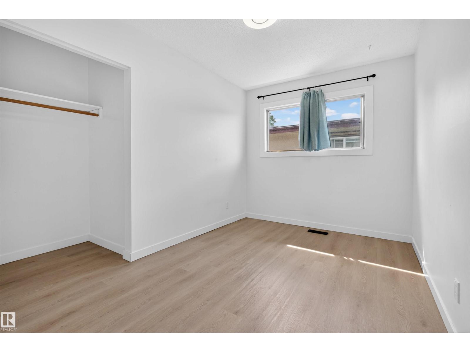 7304/7306 78 Av Nw Property Photo 14