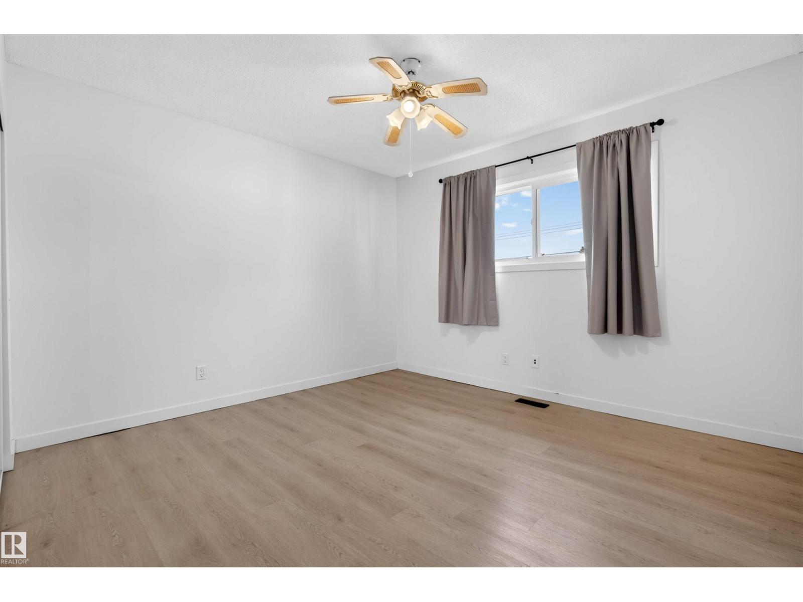 7304/7306 78 Av Nw Property Photo 16