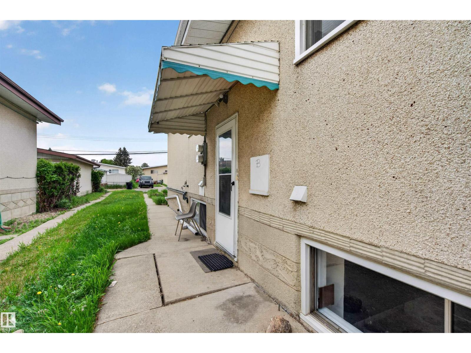7304/7306 78 Av Nw Property Photo 21