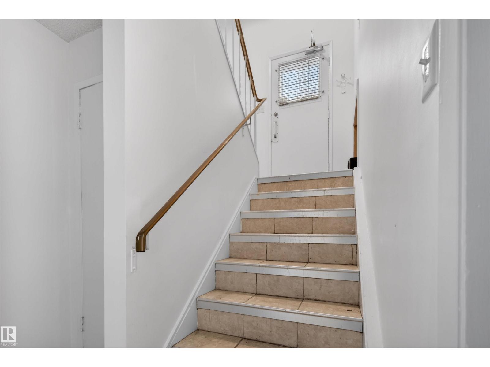 7304/7306 78 Av Nw Property Photo 22