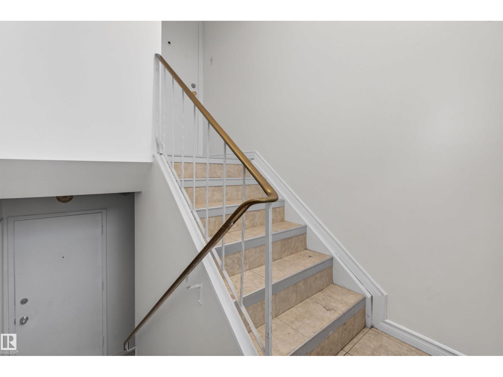 7304/7306 78 Av Nw Property Photo 23