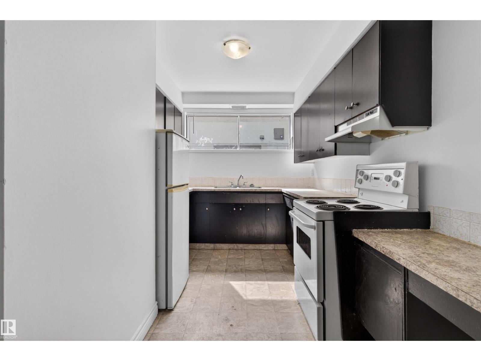 7304/7306 78 Av Nw Property Photo 25