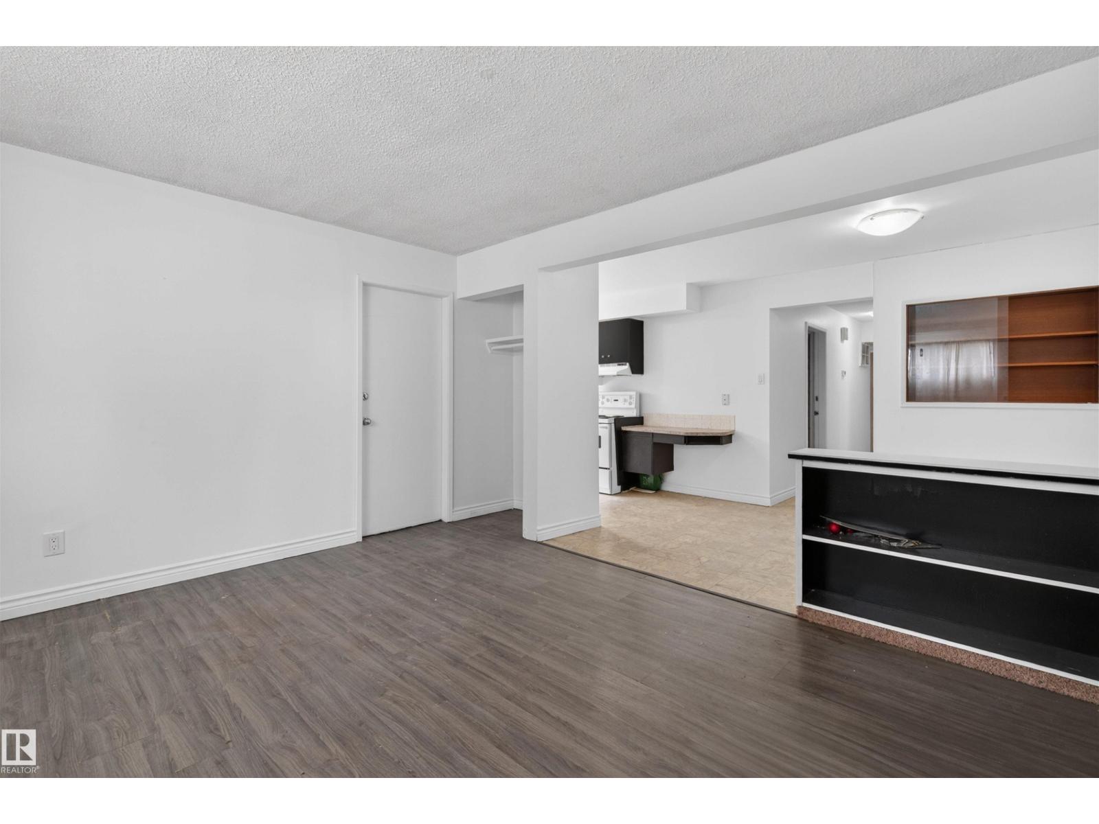 7304/7306 78 Av Nw Property Photo 28