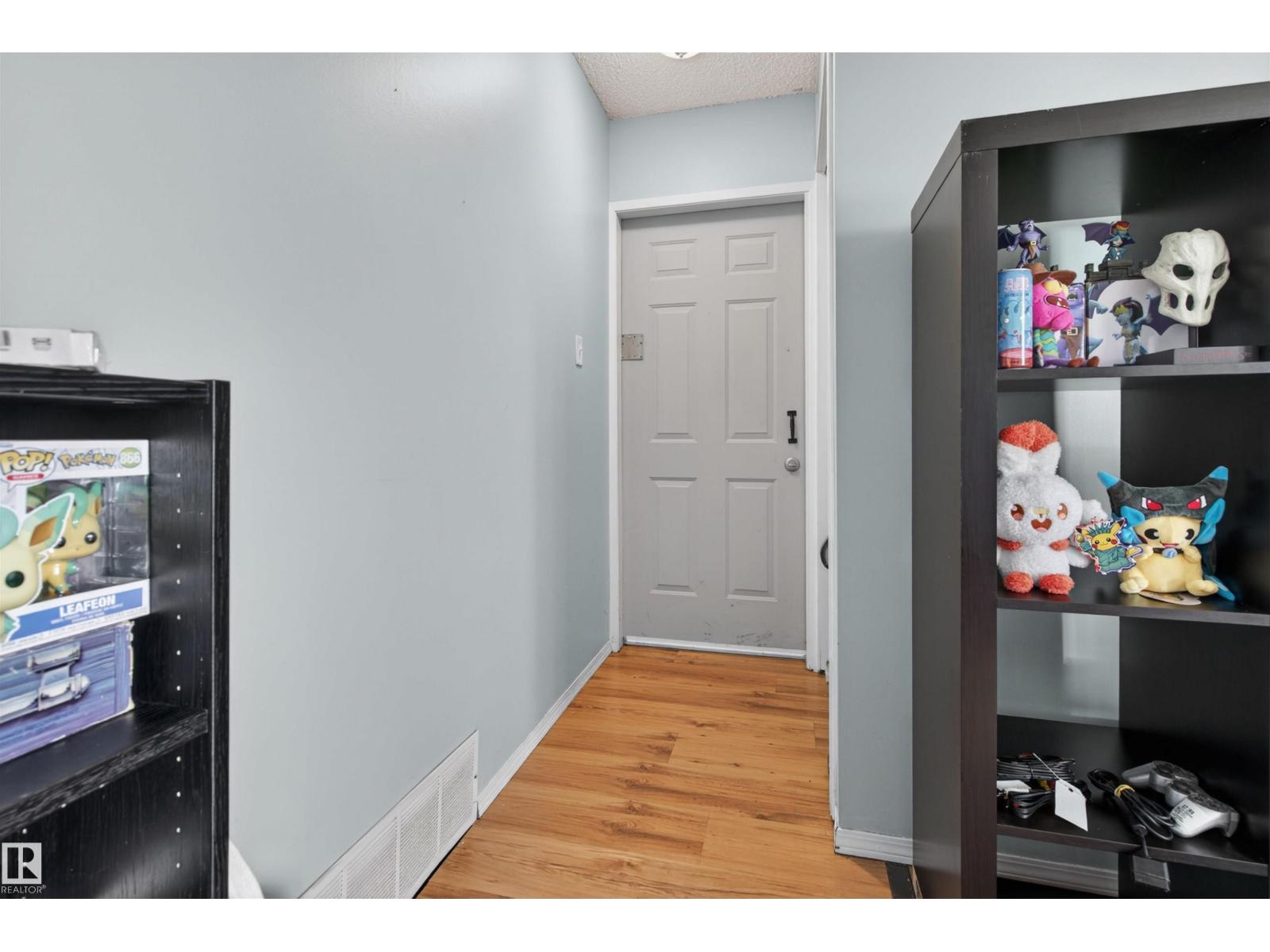 7304/7306 78 Av Nw Property Photo 37