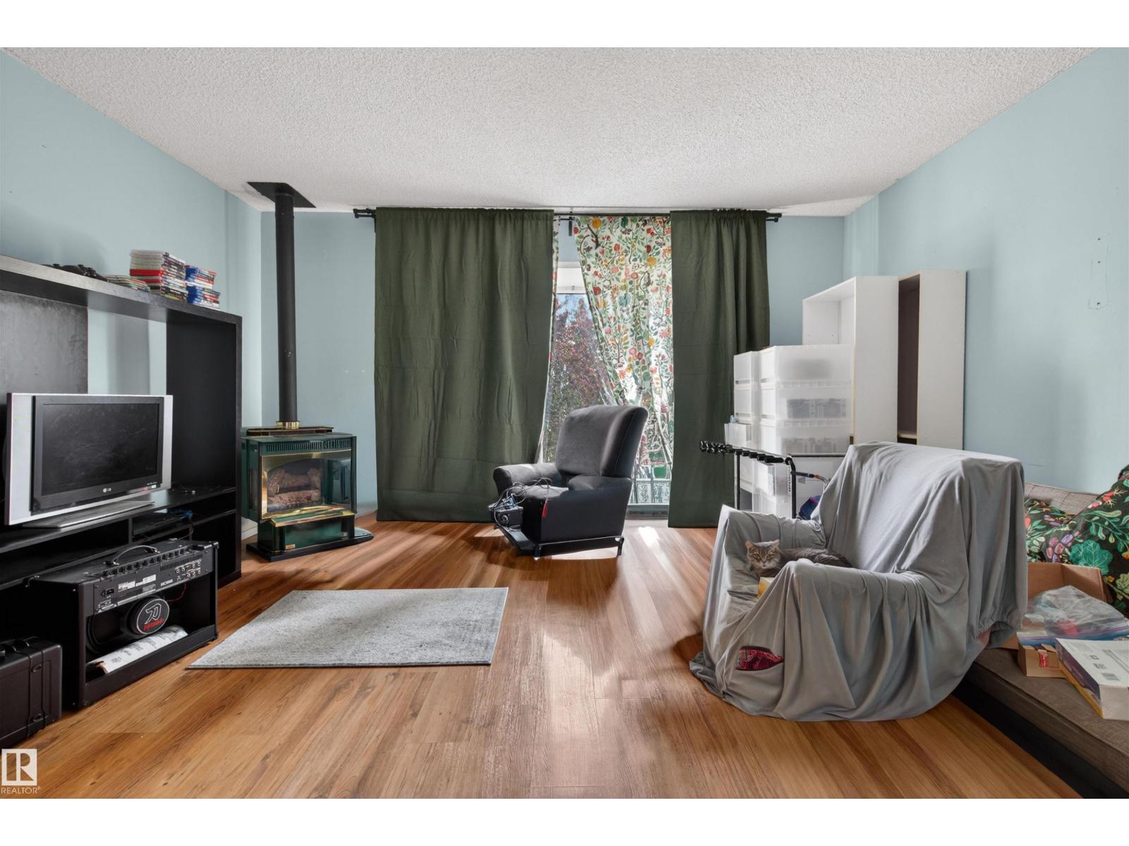 7304/7306 78 Av Nw Property Photo 38
