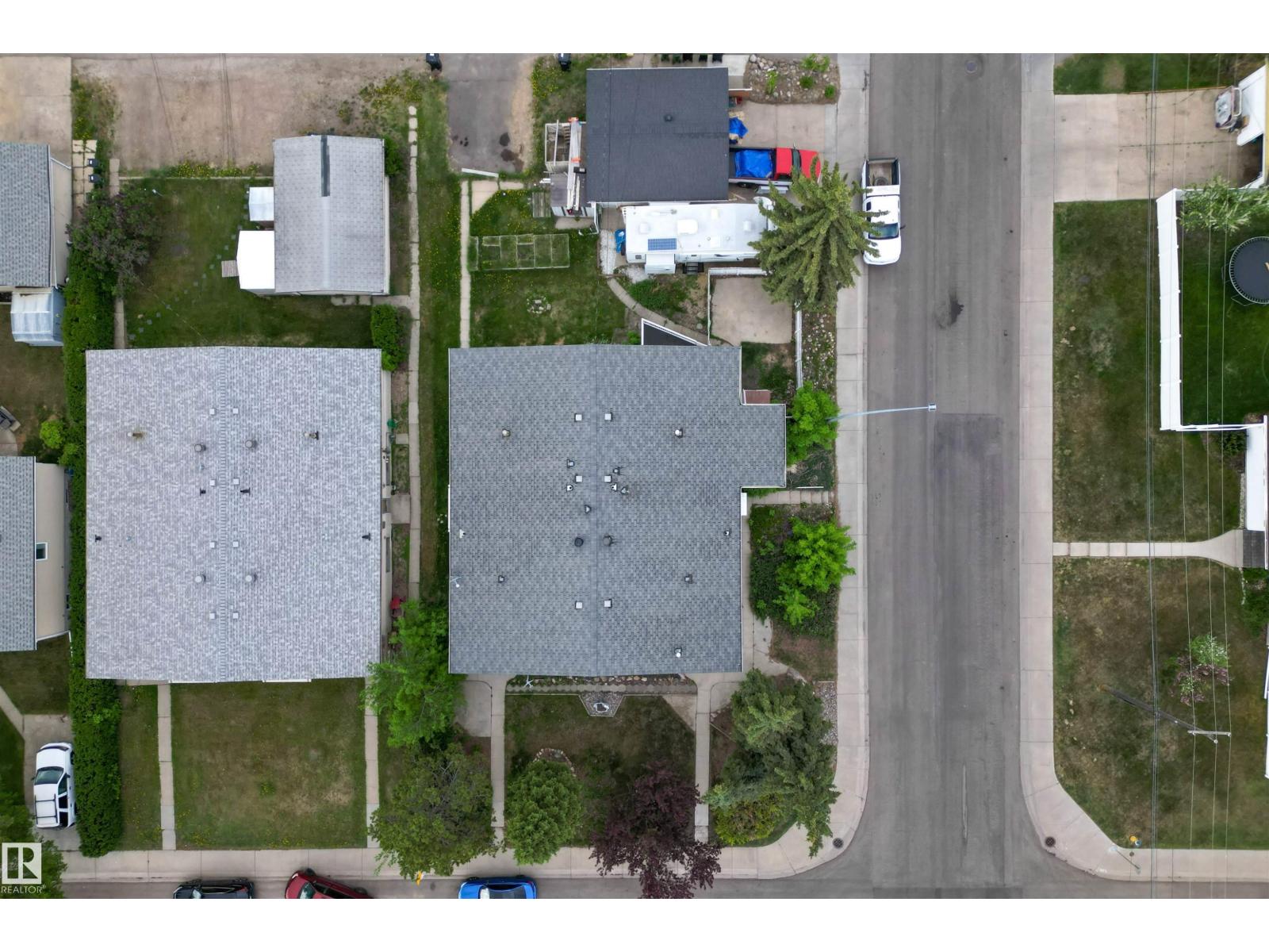 7304/7306 78 Av Nw Property Photo 49