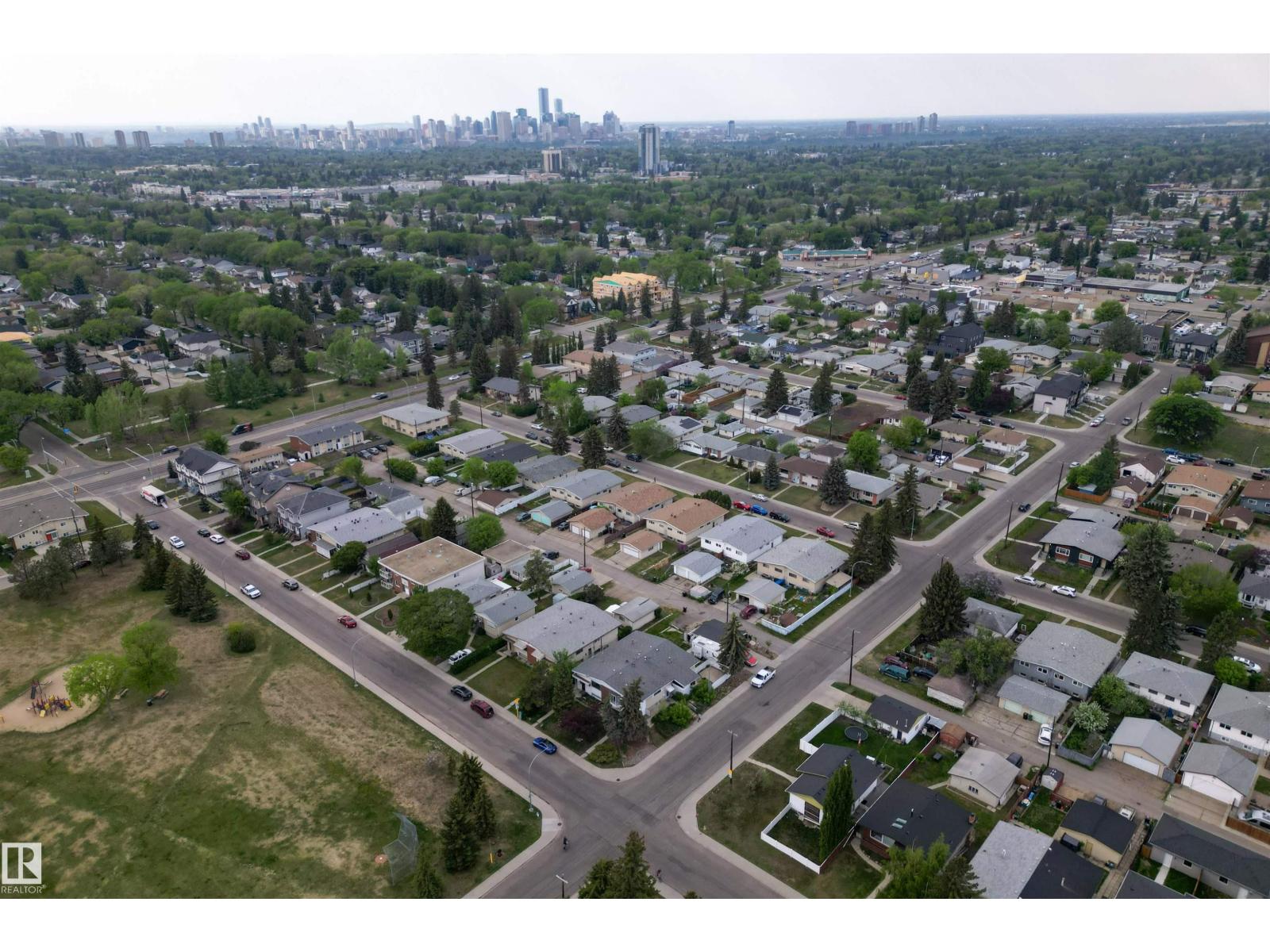 7304/7306 78 Av Nw Property Photo 51