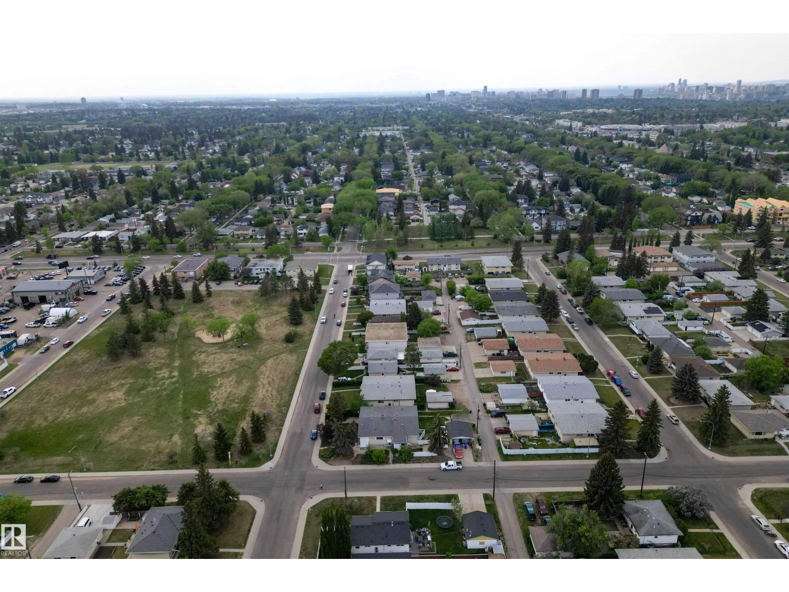 7304/7306 78 Av Nw Property Photo 52