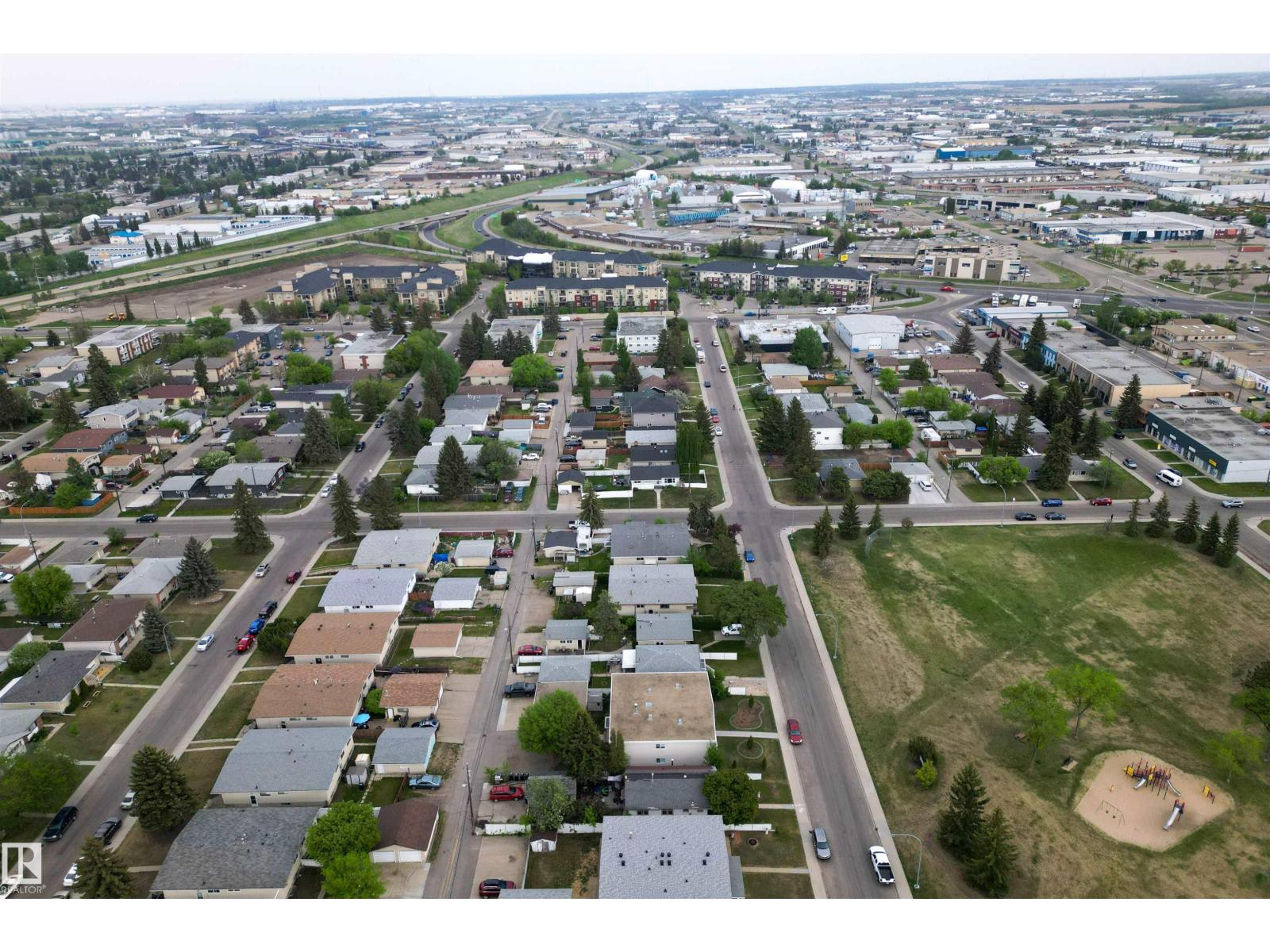 7304/7306 78 Av Nw Property Photo 54