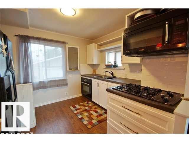 9815 160 St Nw Property Photo 3