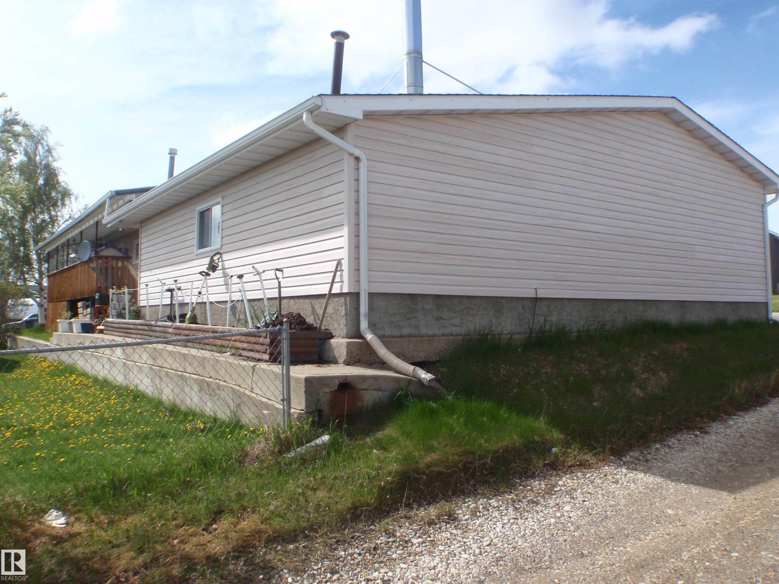 3 Hillside Av Property Photo 3