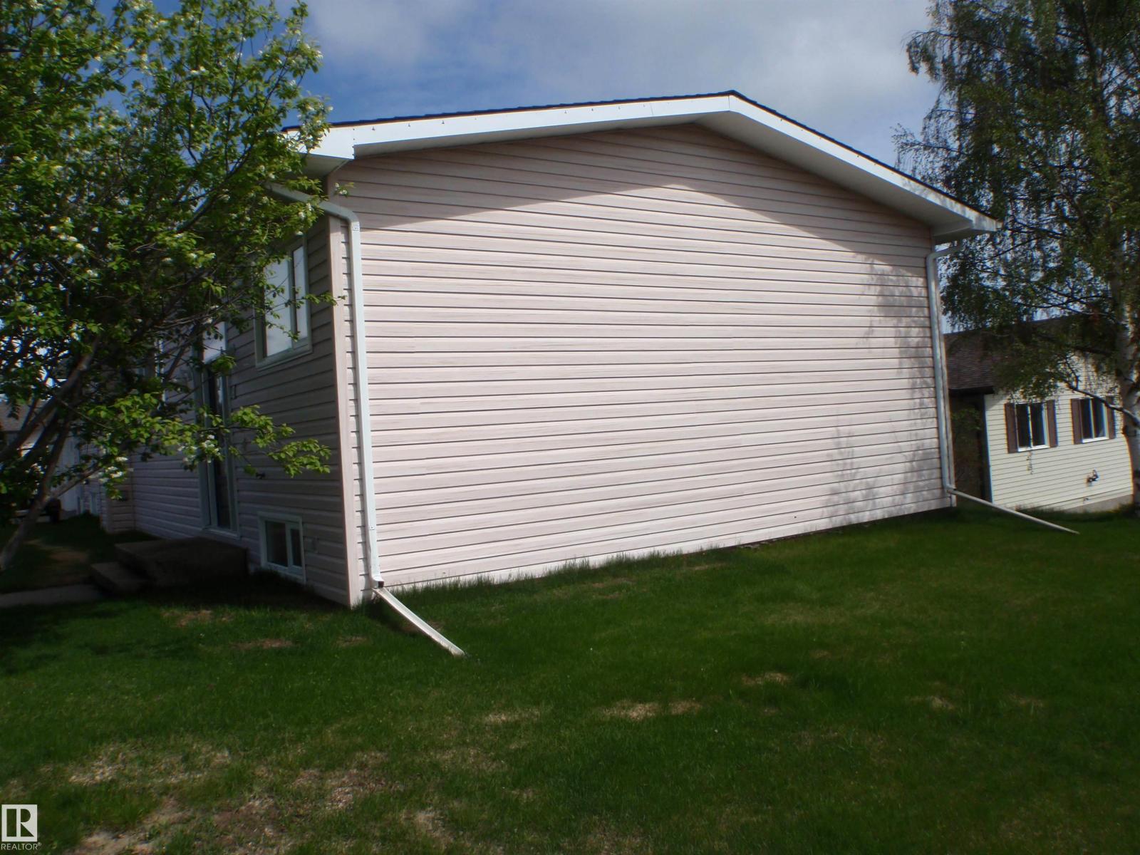 3 Hillside Av Property Photo 8