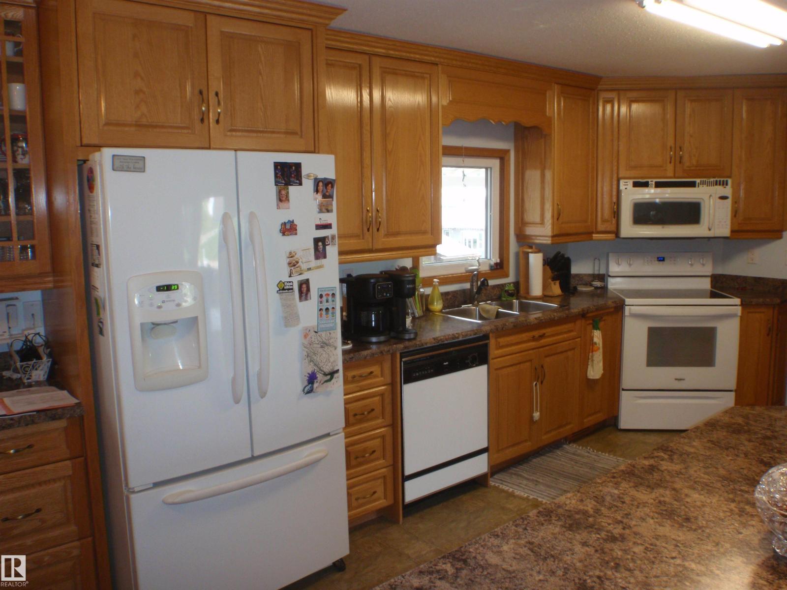 3 Hillside Av Property Photo 17