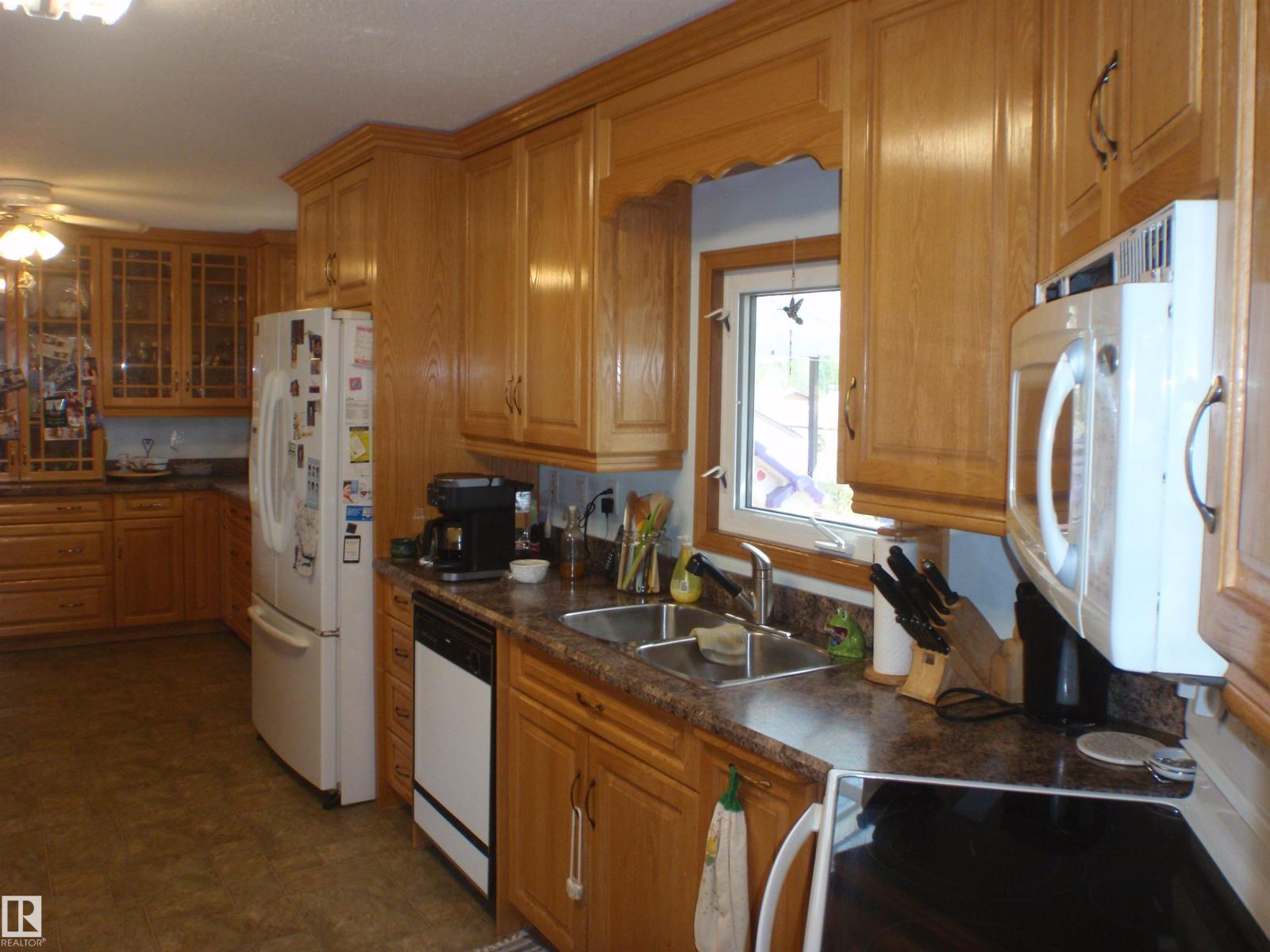 3 Hillside Av Property Photo 21