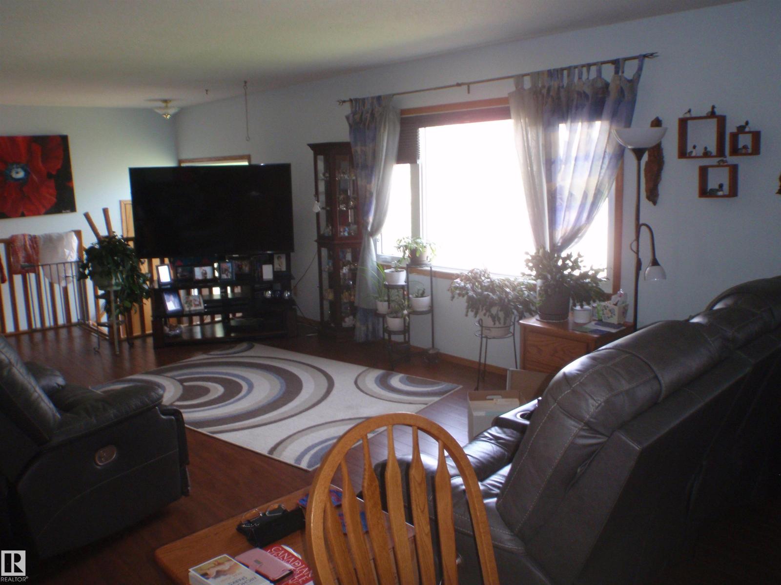 3 Hillside Av Property Photo 30