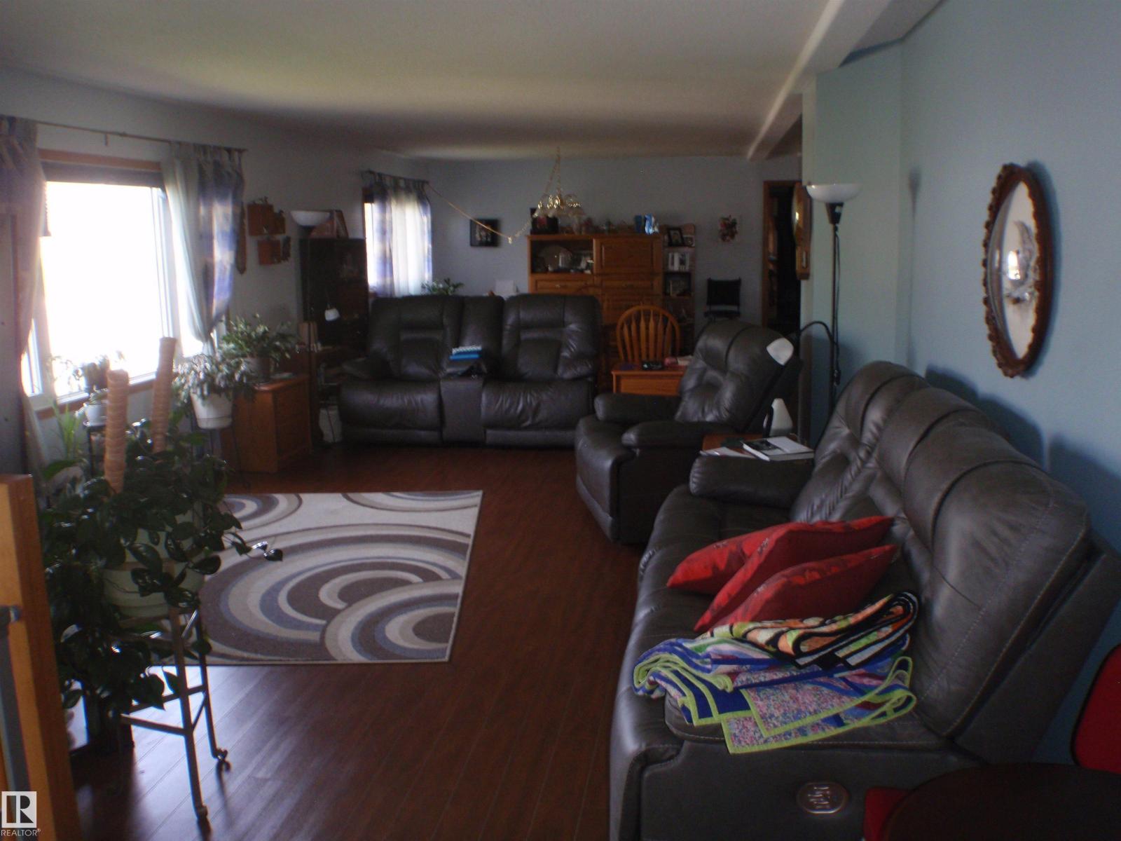 3 Hillside Av Property Photo 32
