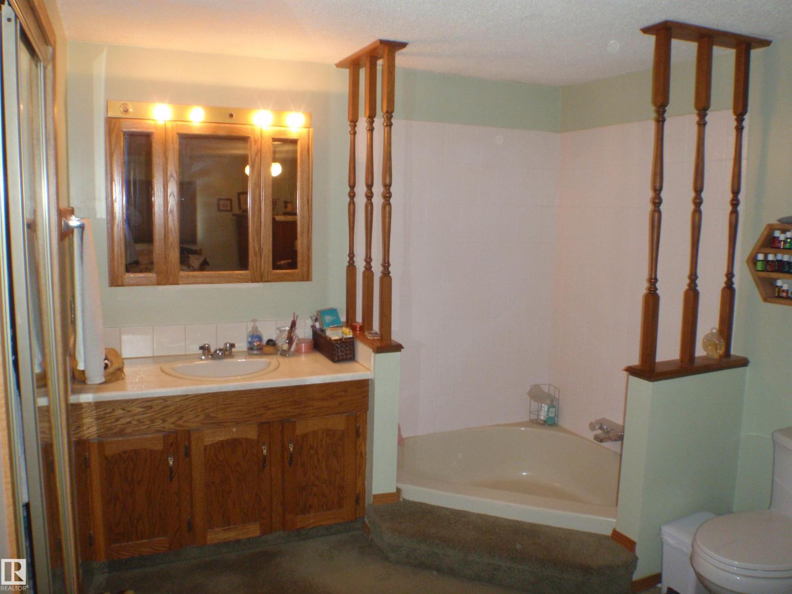 3 Hillside Av Property Photo 36