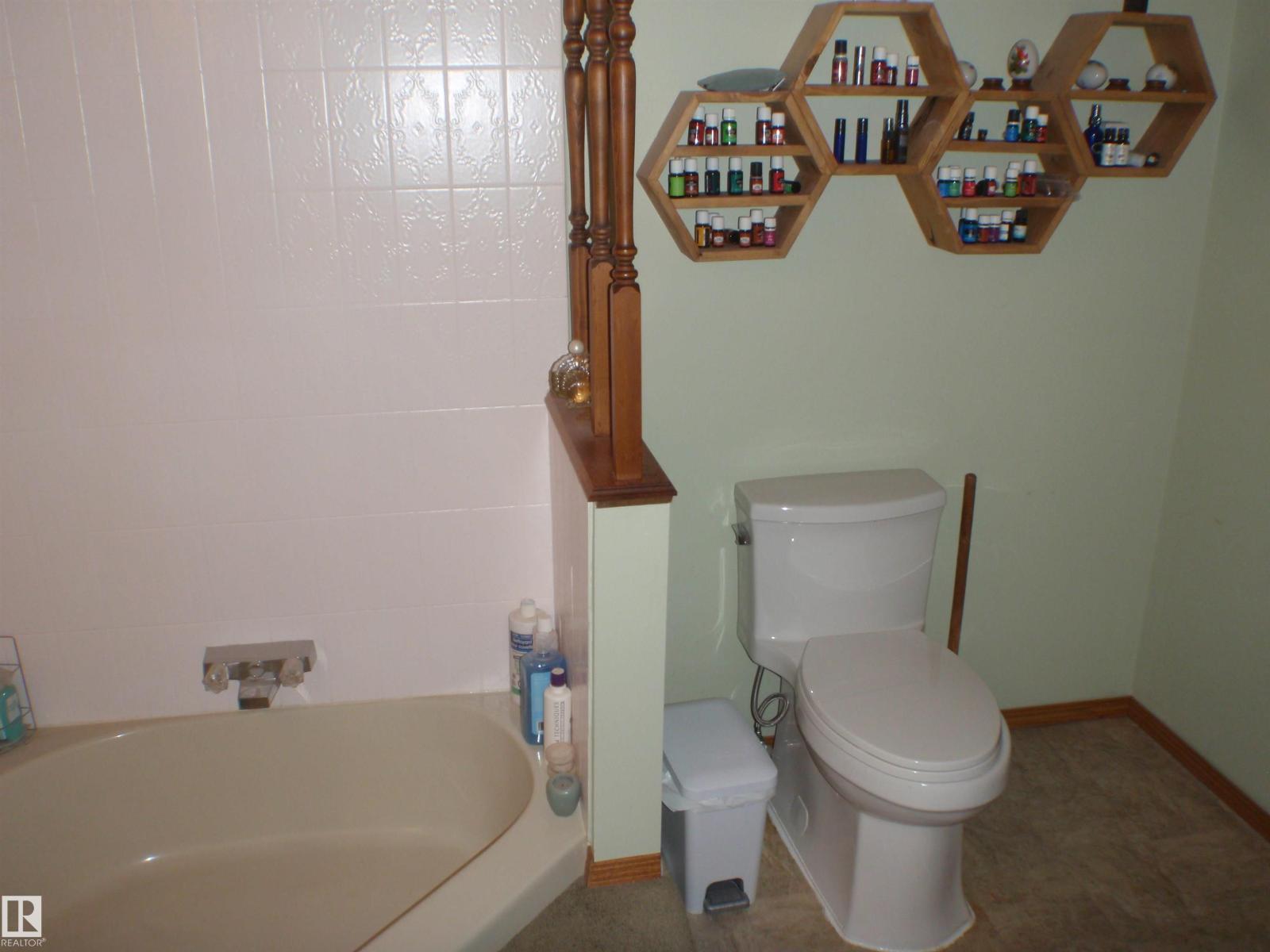 3 Hillside Av Property Photo 37