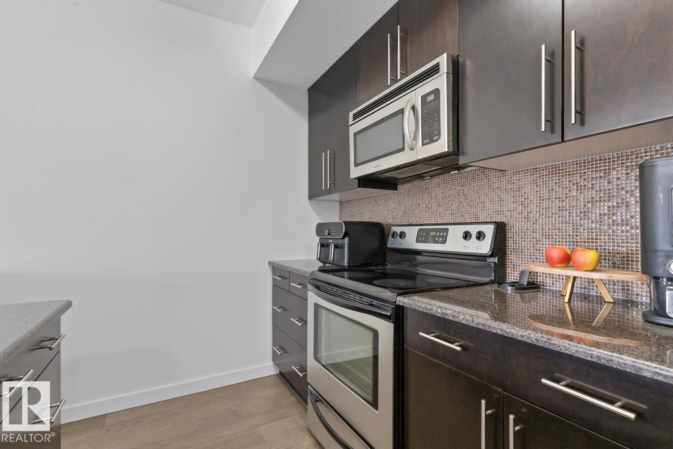 #408 11203 103a Av Nw Property Photo 9