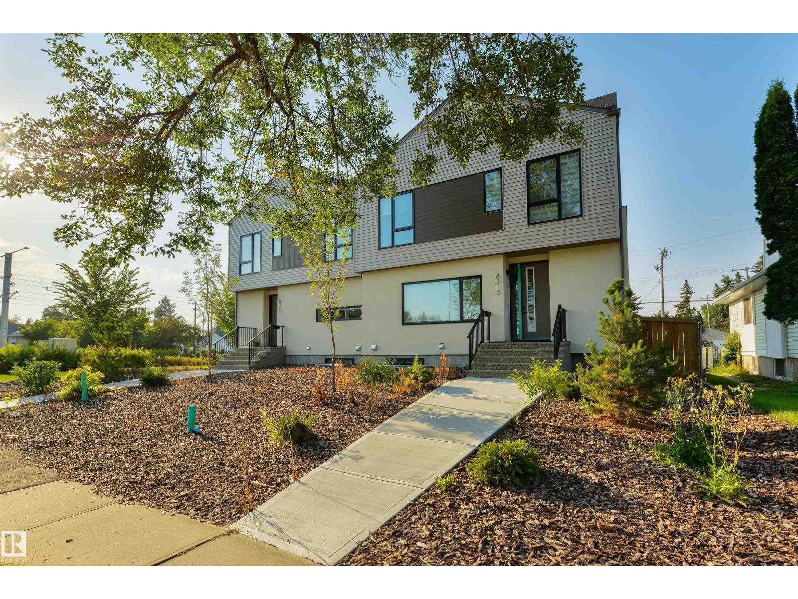 8313 76 Av Nw Property Photo 1