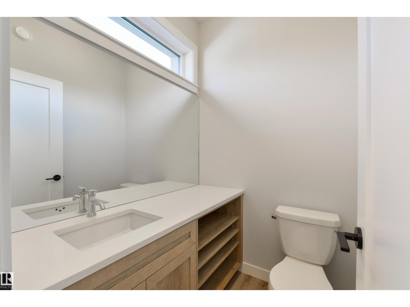 8313 76 Av Nw Property Photo 4