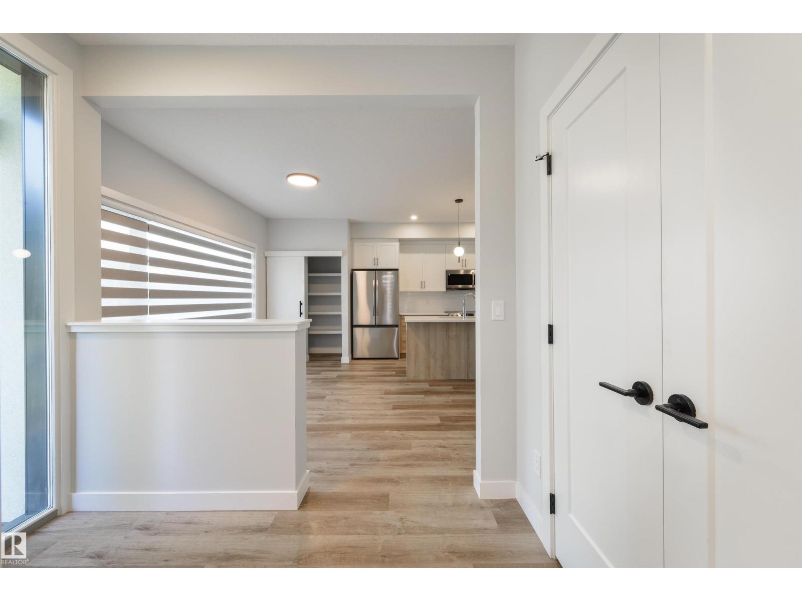 8313 76 Av Nw Property Photo 5
