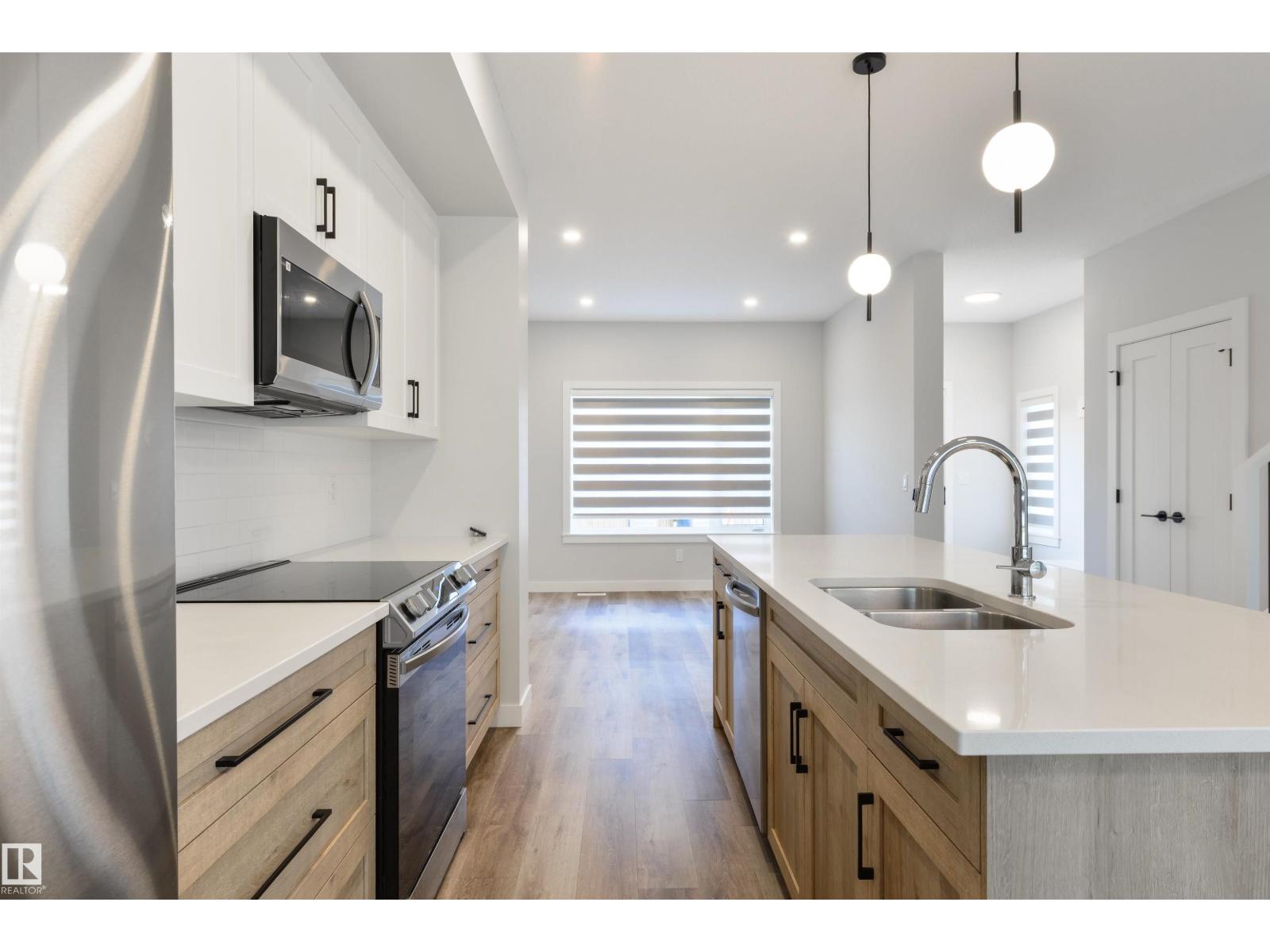 8313 76 Av Nw Property Photo 9
