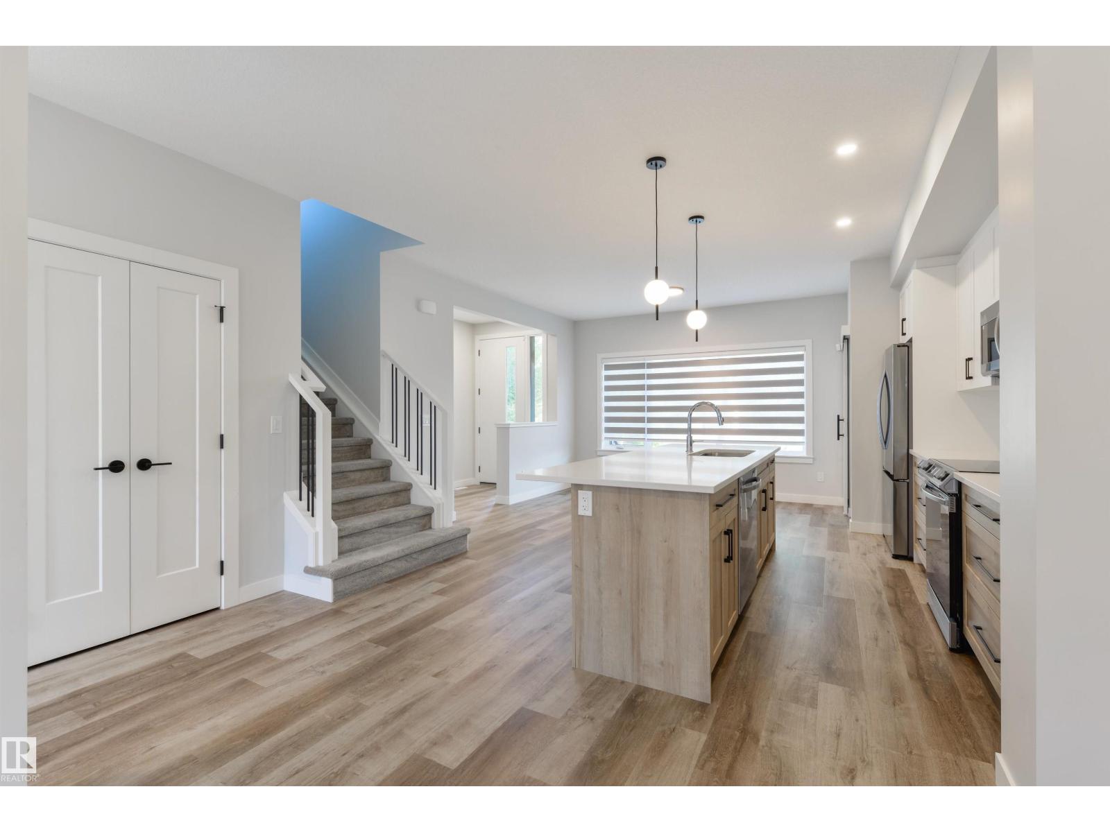 8313 76 Av Nw Property Photo 12