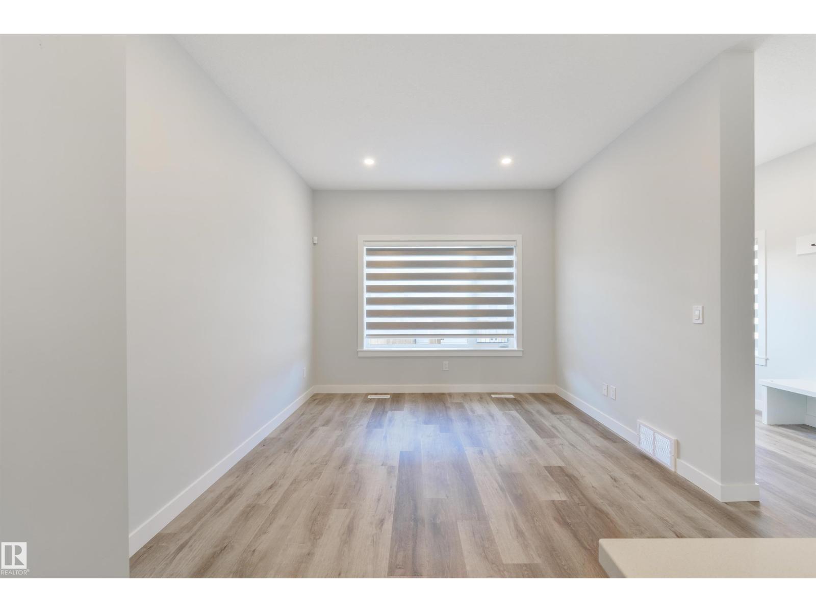 8313 76 Av Nw Property Photo 14