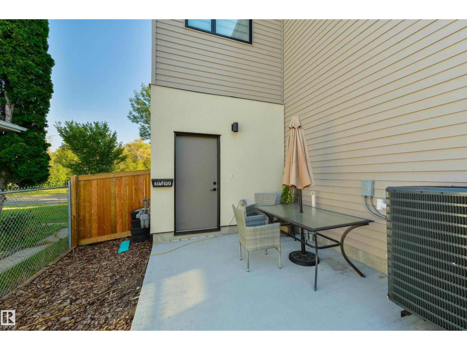 8313 76 Av Nw Property Photo 31