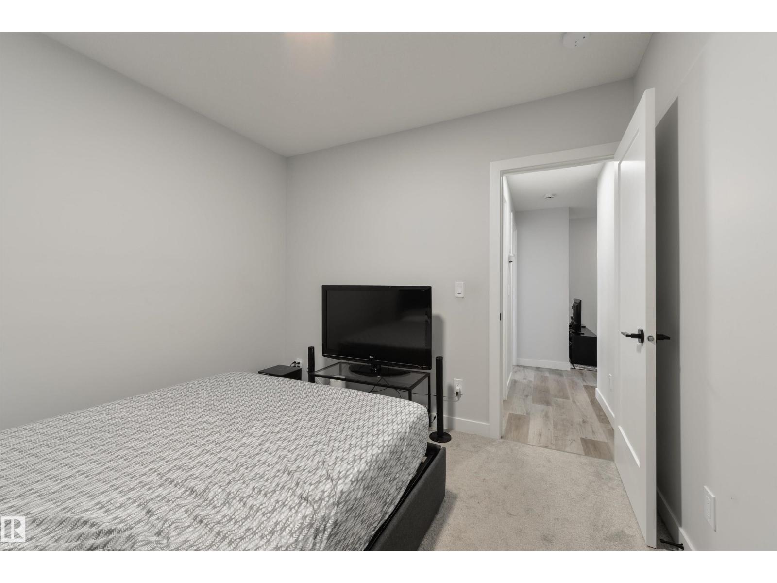 8313 76 Av Nw Property Photo 39