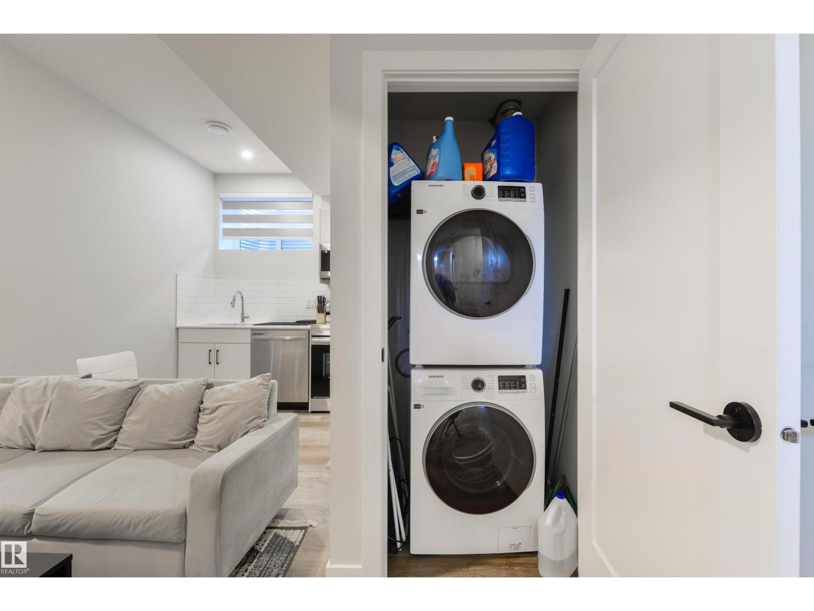 8313 76 Av Nw Property Photo 40