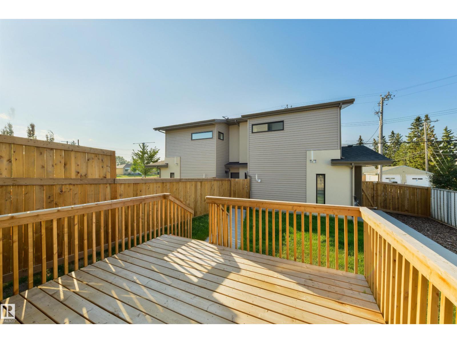 8313 76 Av Nw Property Photo 42
