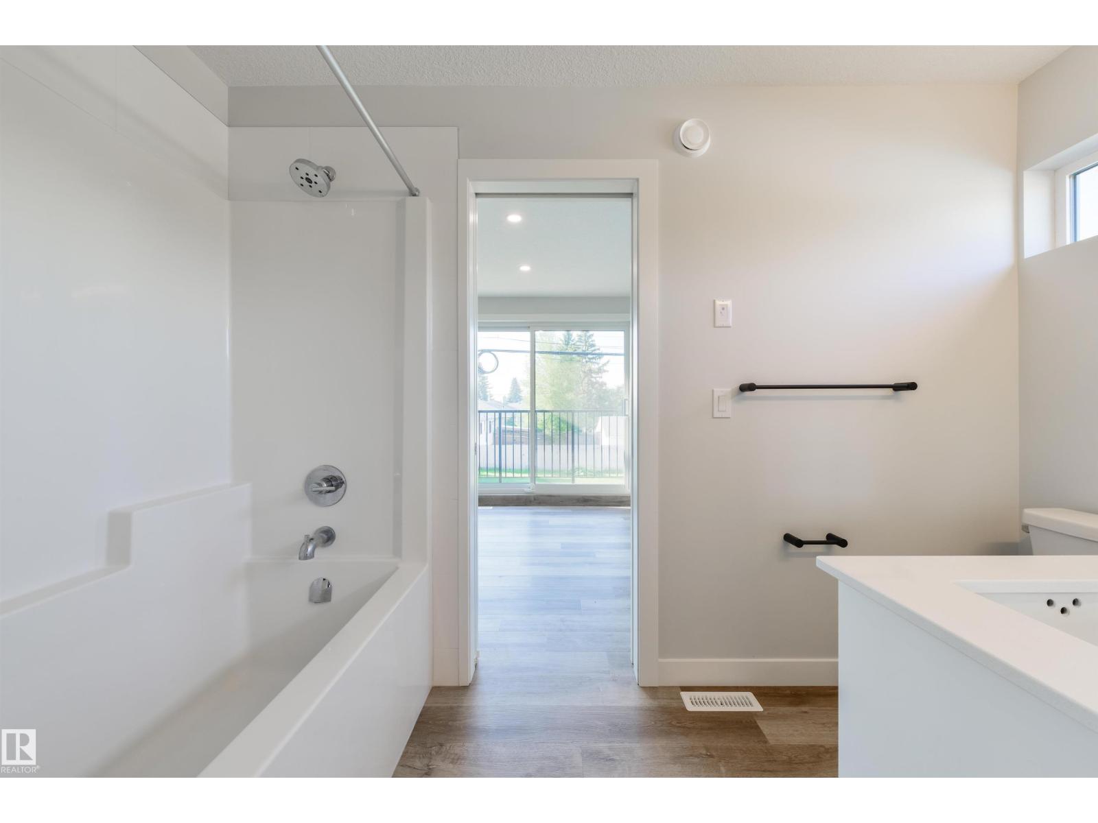 8313 76 Av Nw Property Photo 53