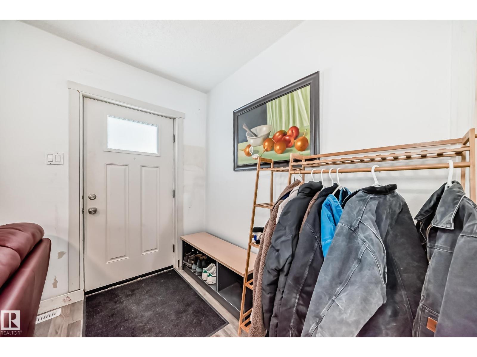 11429 89 St Nw Property Photo 8
