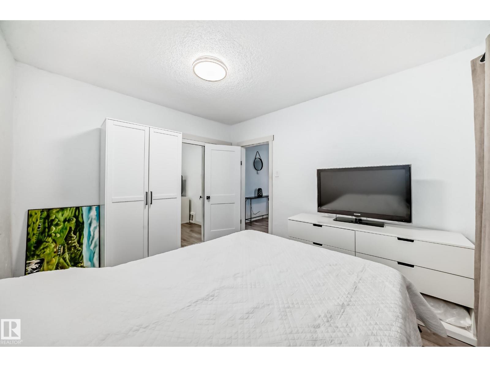 11429 89 St Nw Property Photo 16