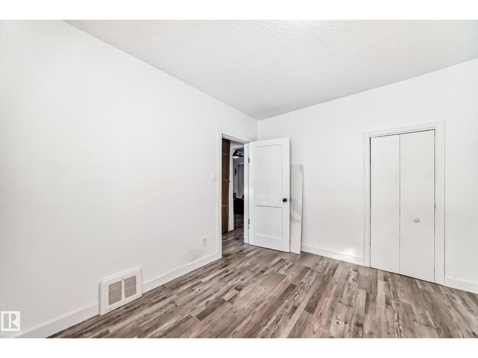 11429 89 St Nw Property Photo 21
